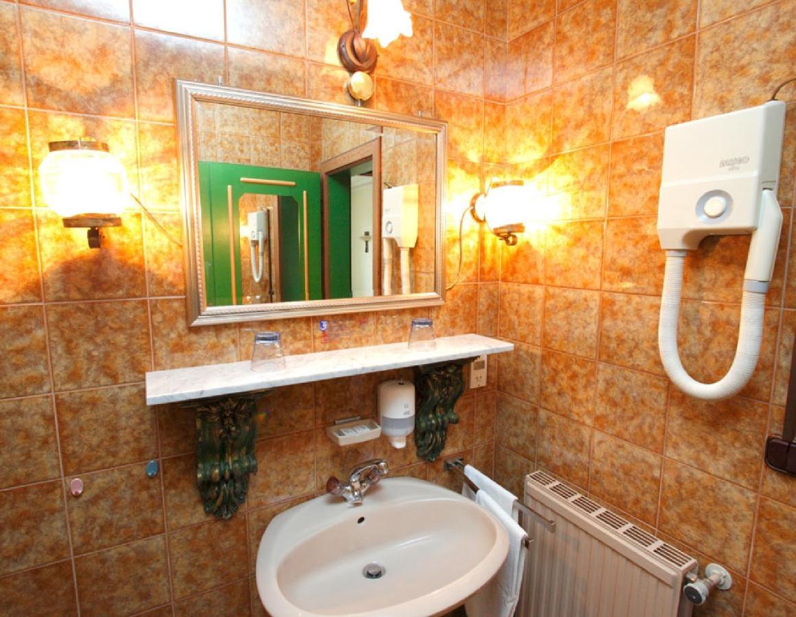 Hotel Boehmerwaldhof Ulrichsberg Room photo